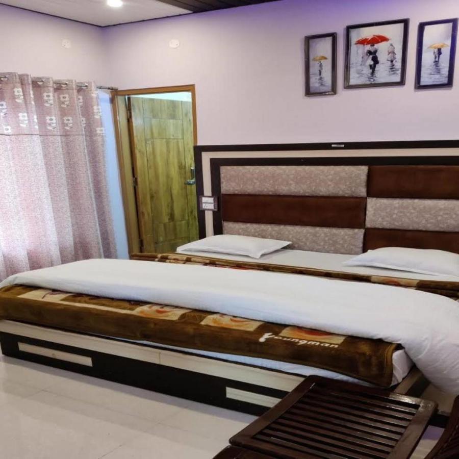 Oak Wood Homestay Banikhet Dalhousie Luaran gambar