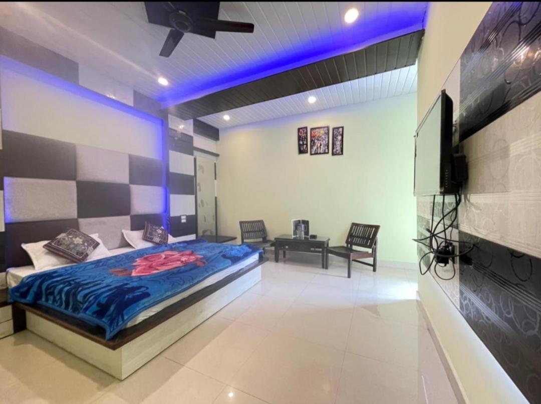 Oak Wood Homestay Banikhet Dalhousie Luaran gambar